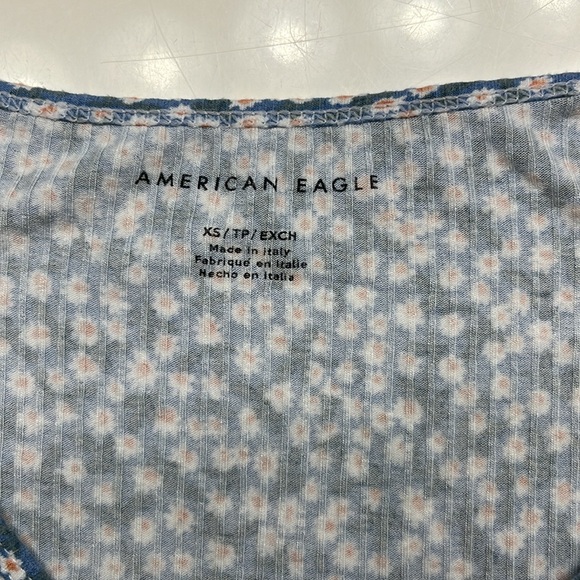 Floral Crop Top - Picture 6 of 7